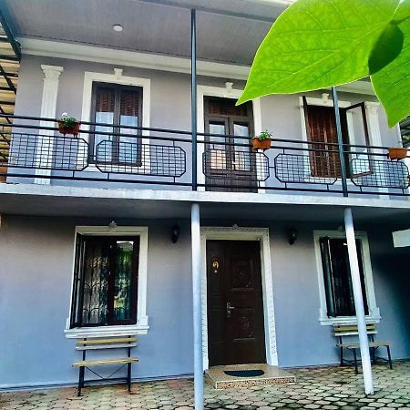 Отель Naziti House Батуми Экстерьер фото